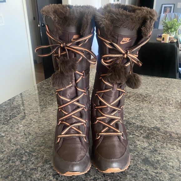 Nike Tall sneaker boots Brown and tan lace up size 9.5 - Picture 9 of 11